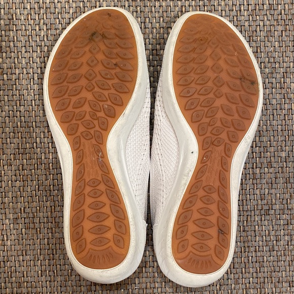 Skechers 8 Off White Memory Foam Slip On Sneakers - Picture 10 of 10